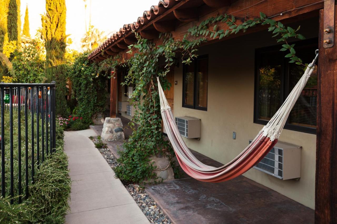 Los Arboles Hotel بالم سبرينغس المظهر الخارجي الصورة